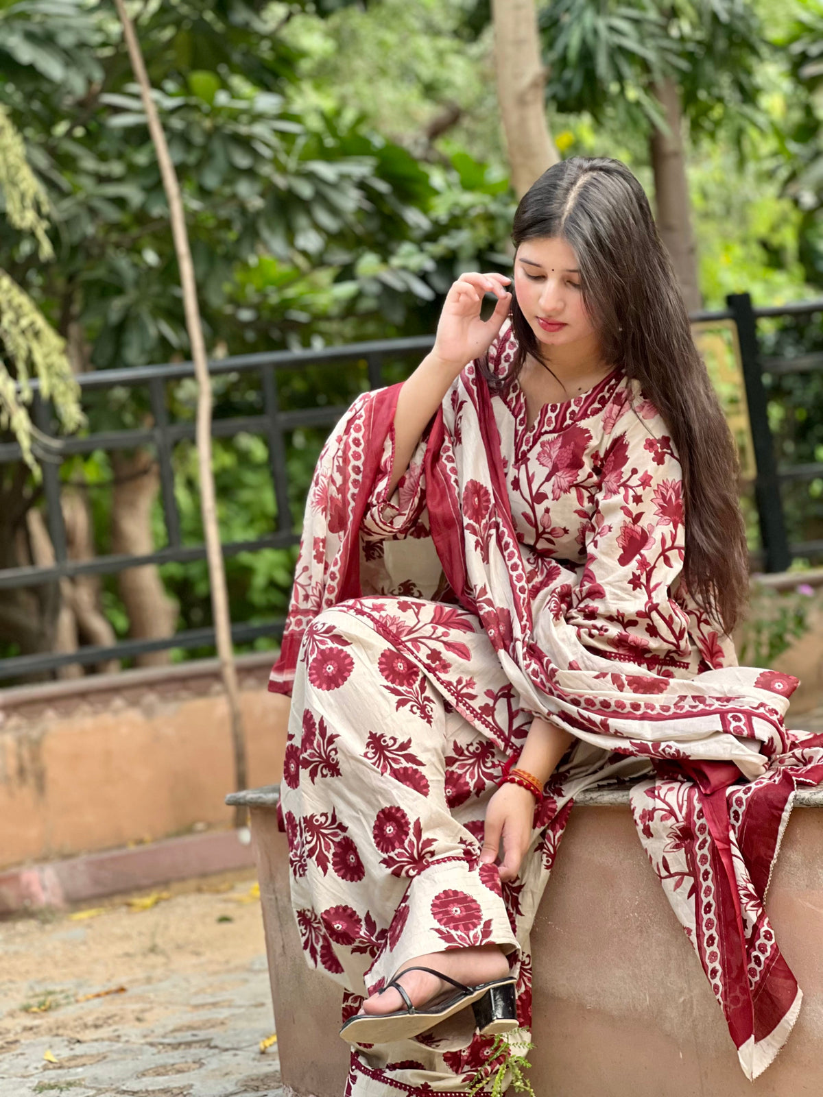 Annabi Rang Farshi Suit Set
