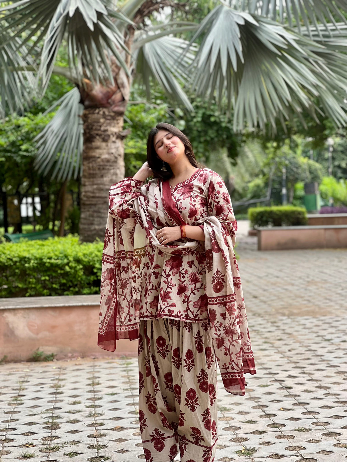 Annabi Rang Farshi Suit Set