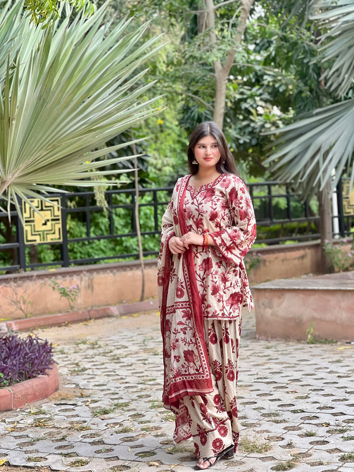 Annabi Rang Farshi Suit Set